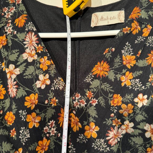 Muted floral print Black 3/4 sleeve dress Perfect for fall! - Picture 7 of 9